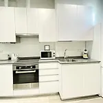 Oshun - Cozy Apartment in Malasaña