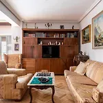 Piso Amplio Y Acogedor