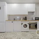 Spacious New Apartment Para 7 En La Plaza De Tirso De Molina