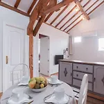 Cozy One-Bedroom Penthhouse La Latina