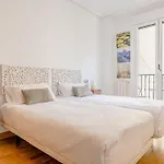 Beautiful Flat With Pool In The Center-S-Marc
