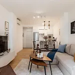 Nice Apartment Near Gran Via Val27