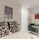 Modern Studio-1Bathroom-Chueca