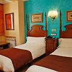 Hostal Victoria I