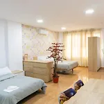 Ev4 Hakuna Loft 4Pax Metro