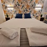 Mediodia Chica Apartamento Tipo Loft En La Latina