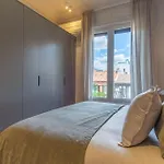 Spacious 3-Bedroom Luxury Apartment In The Heart Of Barrio Salamanca Perfect For 6,Velazquez I