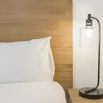 Avila Calle, Precioso Estudio En Santiago Bernabeu-Estrecho En Segundo Piso Sin Ascensor