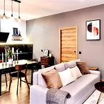 Luxury And Elegant Apartment Madrid