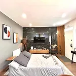 Luxury And Elegant Apartment Madrid