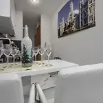 Lovely Apartment In Gran Via Madrid