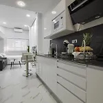 Lovely Apartment In Gran Via Madrid