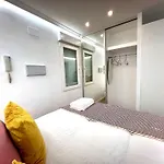 Apartment In The Heart Of Madrid-Piso En Malasana