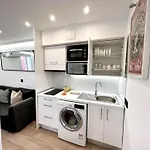 Apartment In The Heart Of Madrid-Piso En Malasana