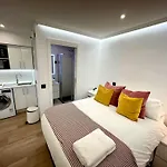 Apartment In The Heart Of Madrid-Piso En Malasana
