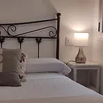 Hostal Bruna Paseo Del Prado