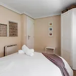 Chalet Independiente De Diseno Con Patio Privado