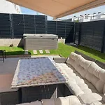 Acogedora Casa En Madrid Con Piscina Privada, Jacuzzy Y Garaje