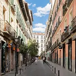 Velarde, Confort Para 2 En Barrio Malasana