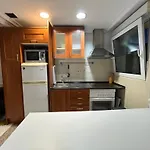 Pisos Con Piscina De Temporada Corta Estancia