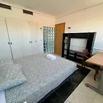 Pisos Con Piscina De Temporada Corta Estancia