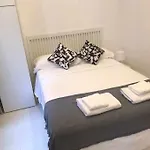 Un Genial Estudio En El Barrio Las Cortes