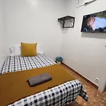 M-A Catrachos Rooms