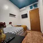 M-A Catrachos Rooms