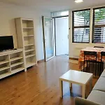 Preciosa Casa Familiar, Sabadell