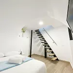 Cerca Del Centro Y Luminoso