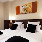 Thc Tirso Molina Hostel