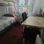 Habitacion Privada, Luminosa Y Bien Comunicada