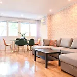 For You Rentals Apartamento Temporal Espacioso De Tres Dormitorios En Madrid Ore51