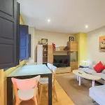 Two Bedroom Apartment Plaza Mayor By Sharingco