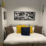 Luxury Flat City Center & Parking Free Non Touristic