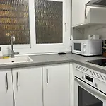 Charming Apartment Up To 4 Persons 3 Min To Metro
