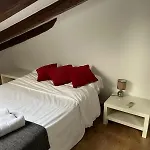 Comodo Atico En Tirso De Molina Madrid