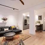 Stylish 2 Bedroom Apartment In The Heart Of Madrid