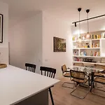 Stylish 2 Bedroom Apartment In The Heart Of Madrid