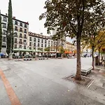 Spacious 3 Bedroom Apartment In Centro
