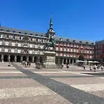 Charming Plaza Mayor Apartment