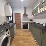 Stunning Apartment For 7 Pax - Cvb