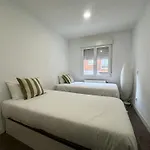 Apartamentos Dos Habs Madrid Urgel R3