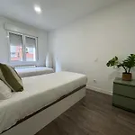 Apartamentos Dos Habs Madrid Urgel R3