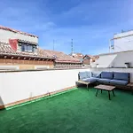 Atico Reformado Con Terraza En Tirso De Molina Para 4 Personas Alquiler Temporal