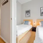 Excelente Piso De 3 Habitaciones En La Latina-Centro