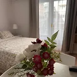 Room Gran Via Apartments