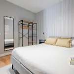 Modern Apt & Cool Interior Design A 20 Metros Del Retiro E1