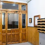 Renovated And Modern- 3Bd 2Bth- Anton Martin