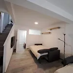Cozy Apartment Up To 6 Persons 3 Min To Metro